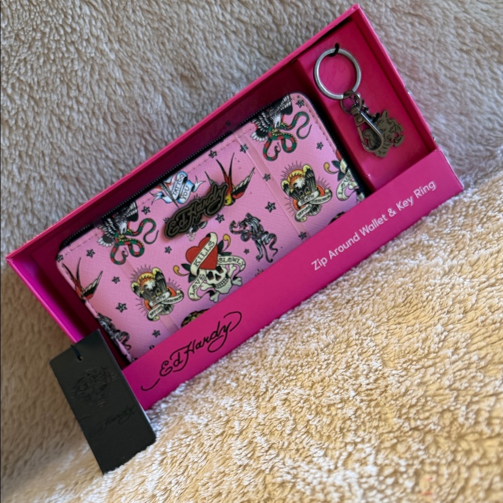 ED HARDY Zip Around Wallet And Key Chain